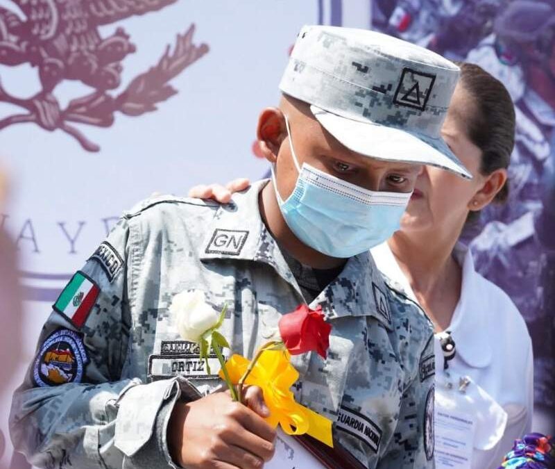 Julio Cesar, adolescente con leucemia, cumple sueño como Guardia Nacional por un día
