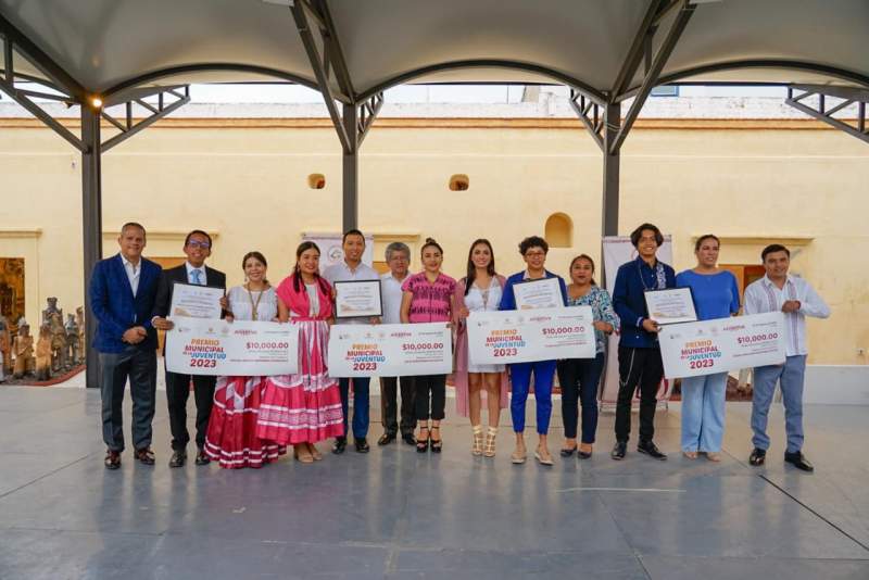 martinez-neri-entrega-el-premio-municipal-de-la-juventud-2023-1