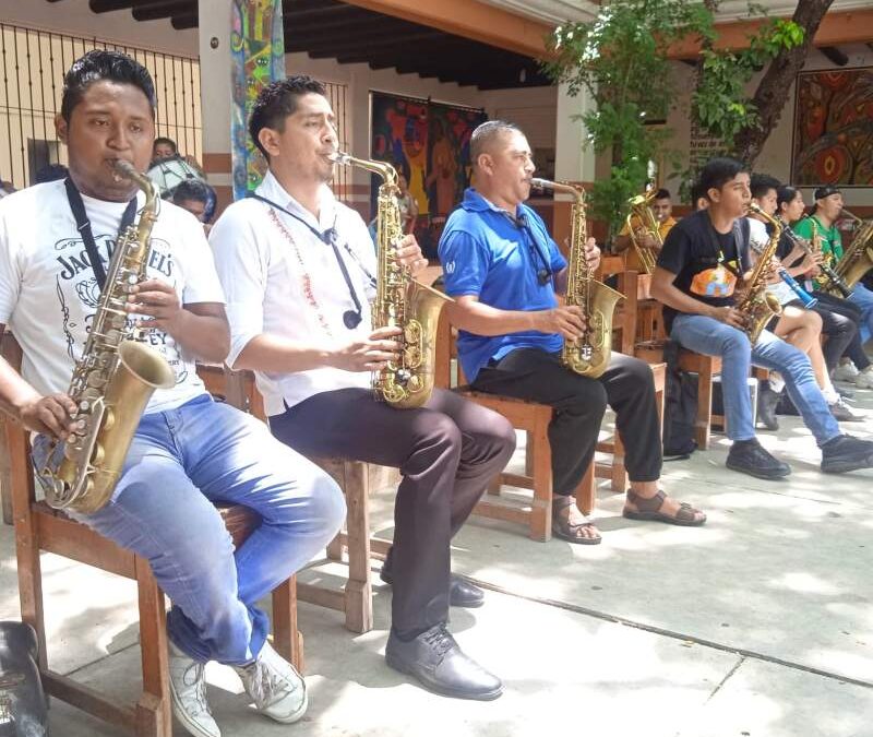 Megaconcierto de música fúnebre en Juchitán