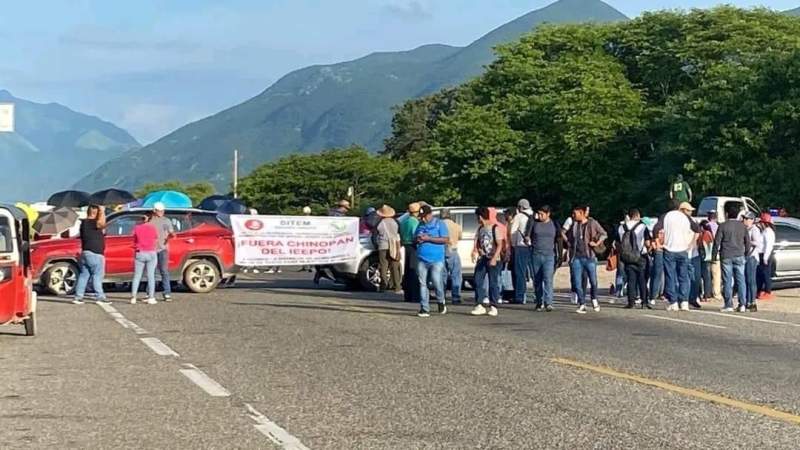 También bloquea SITEM en el Caracol en Tehuantepec