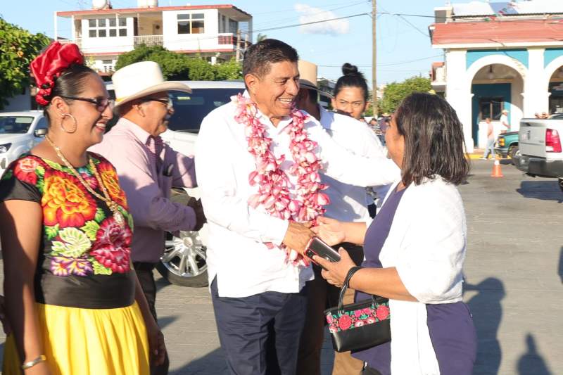 canaliza-gobierno-de-oaxaca-68-mdp-a-el-espinal-a-traves-de-la-estrategia-trabajo-que-transforma-tu-municipio