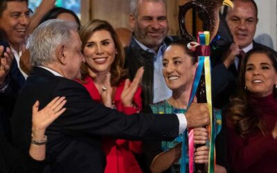 INE ordena a AMLO bajar publicaciones sobre la entrega del Bastón de Mando