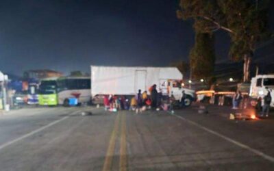 No cesa bloqueo en Tlacolula