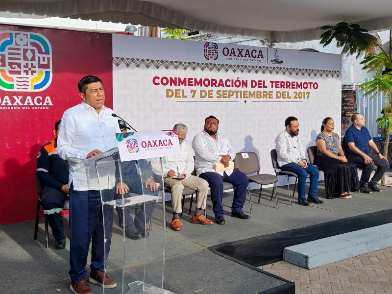 Preside Salomón Jara conmemoración del terremoto del 7 de septiembre en Juchitán