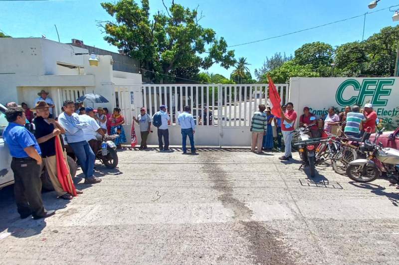 Protestan contra CFE en Juchitán; exigen alto al hostigamiento y persecución