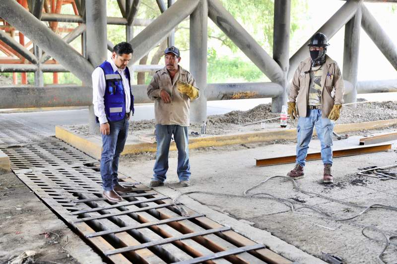 realiza-soapa-reparacion-de-rejilla-pluvial-en-riberas-del-rio-atoyac