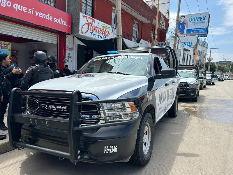 se-mantiene-bloqueo-en-cinco-senores-policia-estatal-solo-hace-presencia