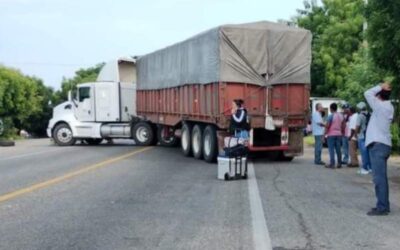 Se niegan a dialogar manifestantes que bloquean en Río Ostuta: Sego