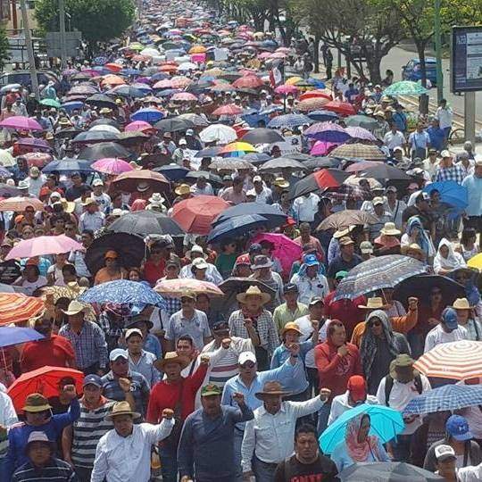 Sección 22 se traslada a la CDMX para su paro nacional