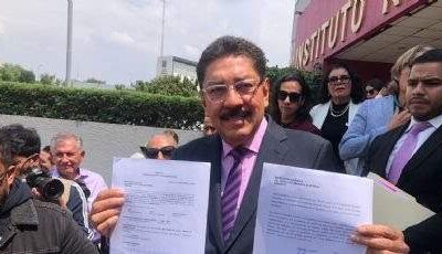 Ulises Ruiz solicita registro como candidato independiente a la Presidencia de la República