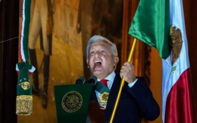 “¡Viva el amor, vivan los hermanos migrantes!”, AMLO da el grito de Independencia 2023