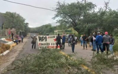 Activa API bloqueos en Oaxaca, exigen atención a demandas sociales