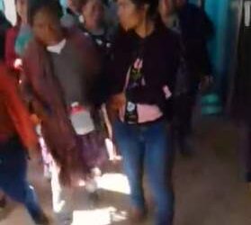 Alcaldesa de Asunción Ocotlán lleva más de 24 horas retenida por pobladores inconformes