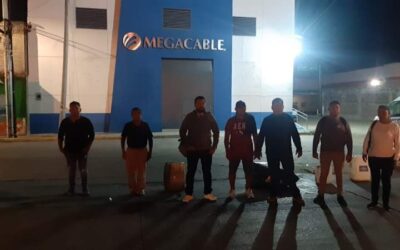 Autobus ADO abandona a pasajeros en Juchitán para transportar migrantes