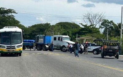 Electricistas acusan despido injustificado en Siemens Gamesa; bloquean Carretera Transístmica