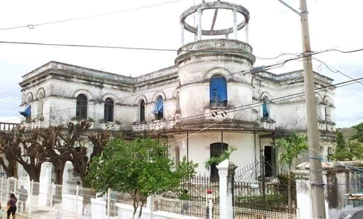 En venta, chalet de Juana Cata; propietarios piden 6 millones 800 mil pesos