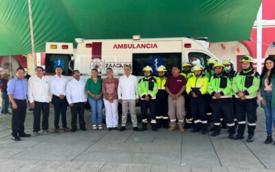 Entrega Rigoberto Chacón ambulancia en Zaachila