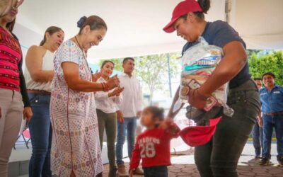 Habitantes de la Mixteca reciben atención integral por parte del Sistema DIF Oaxaca
