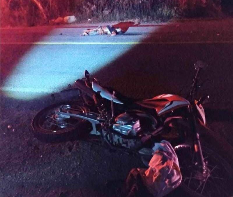 Hallan muerto a un motociclista sobre la 190 en Tequisistlan