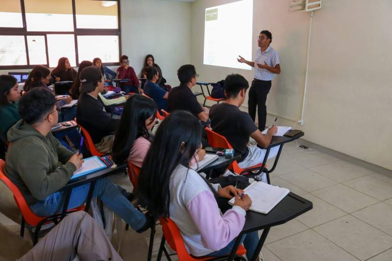 inician-clases-presenciales-mas-de-mil-500-estudiantes-de-la-utvco