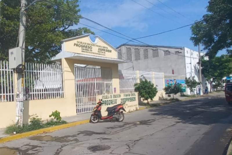 padres-de-familia-se-manifiestan