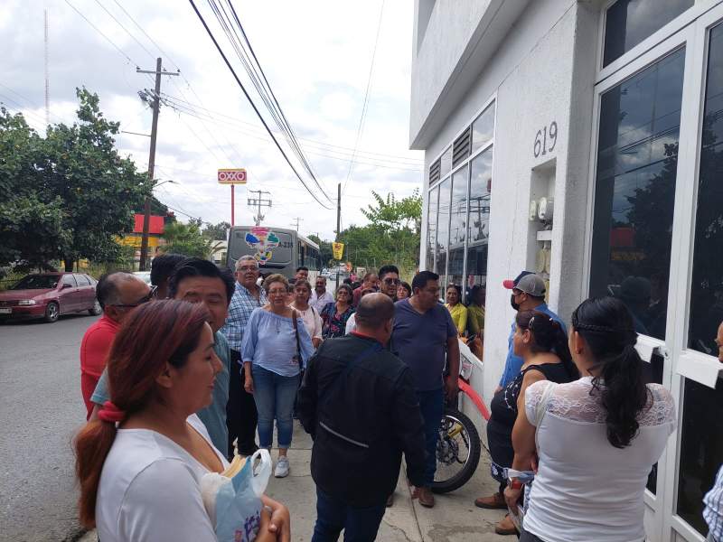 Piden proveedores de uniformes garantías para trabajar este ciclo escolar