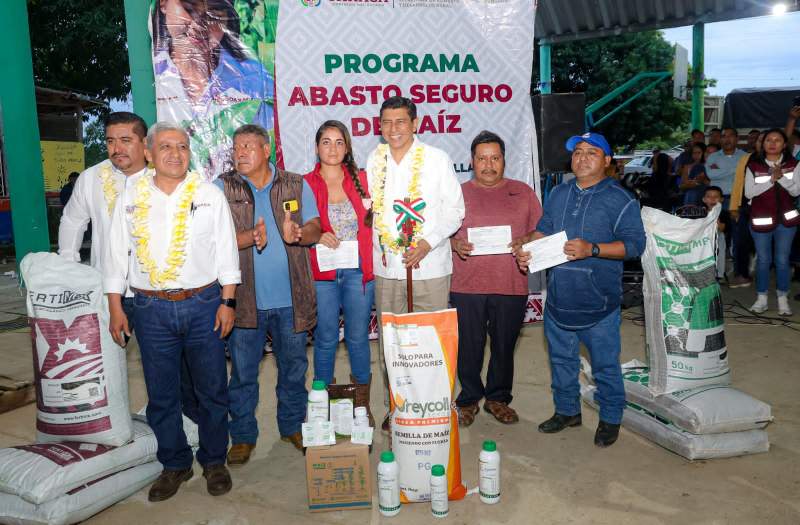 apoyo-decidido-del-gobierno-de-oaxaca-para-el-campo-de-jaltepec-de-candayoc-con-62-mdp