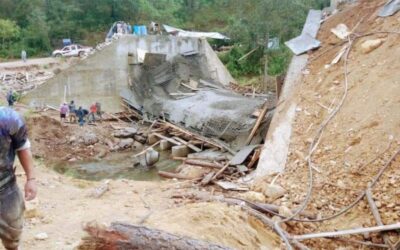 Colapsa un Puente en construcción en Oaxaca; hay cuatro heridos