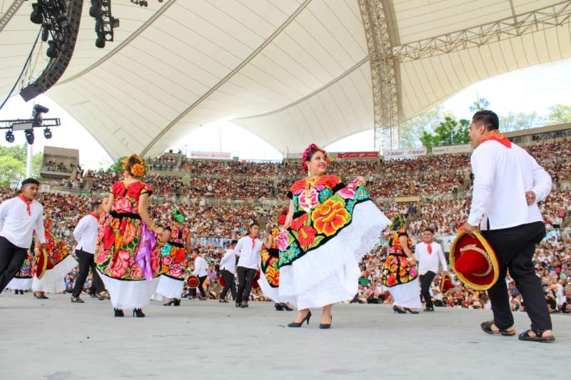 Emiten convocatoria para elegir imagen de la Guelaguetza 2024