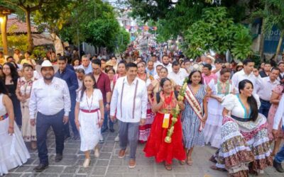 En un ambiente de algarabía inicia la Guelaguetza del Mar