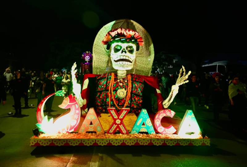 festividad-de-dia-de-muertos-deja-en-oaxaca-derrama-de-527-mdp