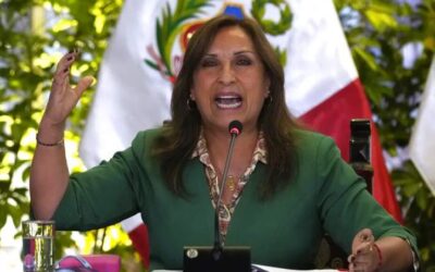 Fiscal general de Perú denuncia a Dina Boluarte, mientras magistrados se rebelan en su contra