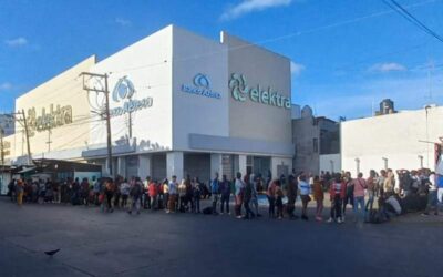 Migrantes saturan comercios y casas de cambio en Juchitán