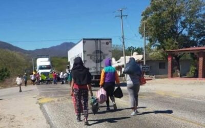 Reportan bloqueo en la Costera de Salina Cruz a Huatulco