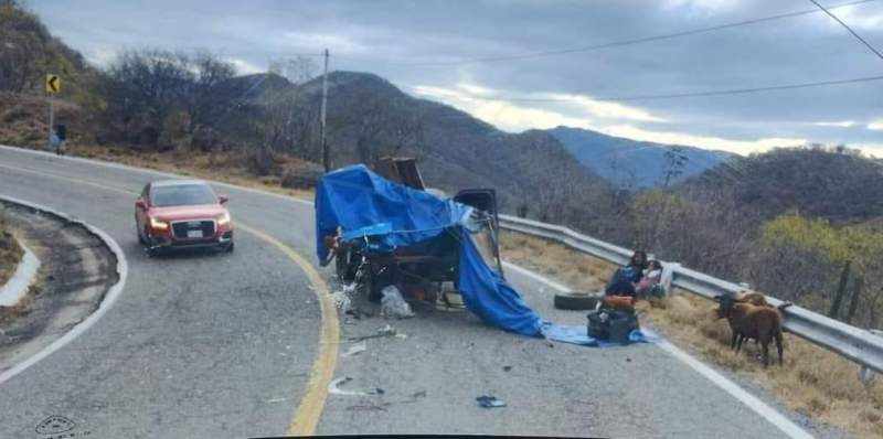 Solo daños materiales deja choque en carretera Oaxaca-Istmo