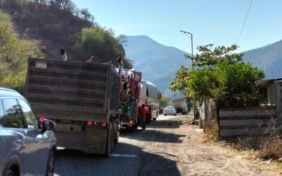 Por accidente, cierran paso a la altura de Totolapam en los Valles Centrales