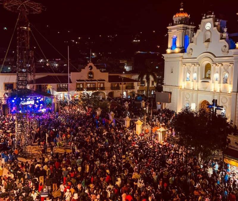 Celebran miles de peregrinos a la Virgen de Juquila