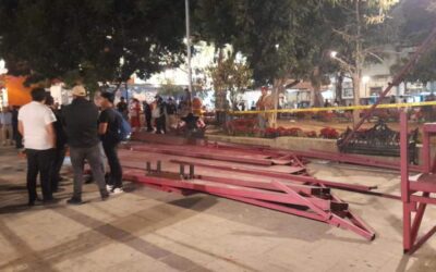 Colapsa grada con gente que fue colocada en la Alameda de León de Oaxaca
