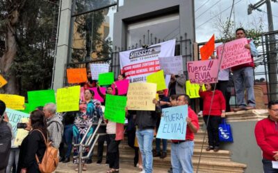 Por despido se manifiestan trabajadores del ISSSTE en Oaxaca