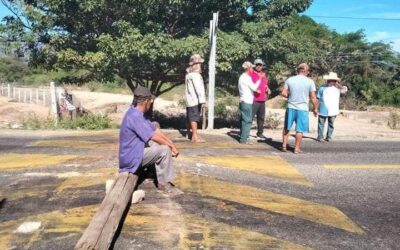 Por segundo día consecutivo, cierran paso en Jalapa del Marqués