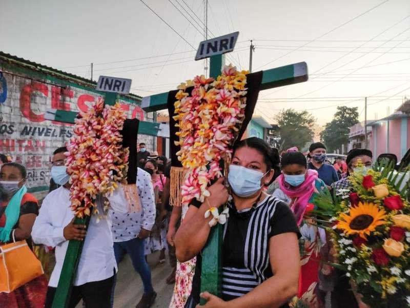 Preparan peregrinación de la Santa Cruz Guuzebenda en Juchitán