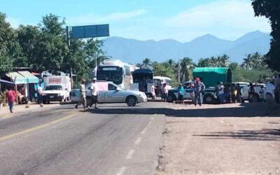Se registra bloqueo a la altura de Jalapa del Marqués