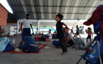 Arriba caravana migrante Éxodo de la Pobreza a Santo Domingo Ingenio, Oaxaca