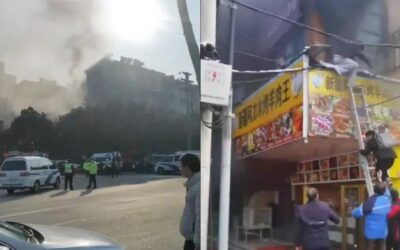 Fuego consume tienda en China; van 25 muertos