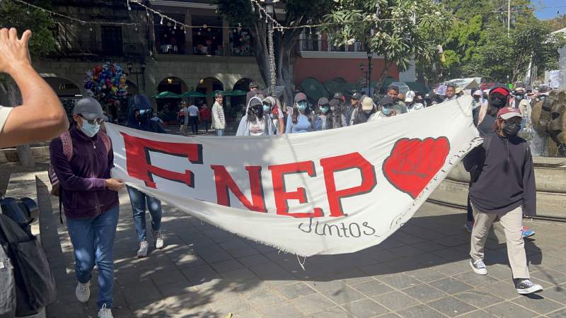 Normalistas generan actos de vandalismo, pero se molestan si se les aplica la ley