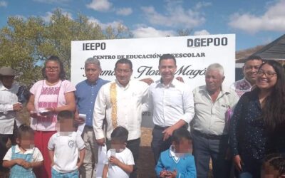 Tras gestión de regidor Alejandro Díaz, jardín de niños recibe clave escolar en San Jacinto Amilpas