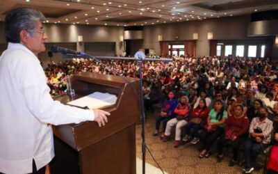 Dialoga Martínez Neri con miles de mujeres que apoyan su continuidad