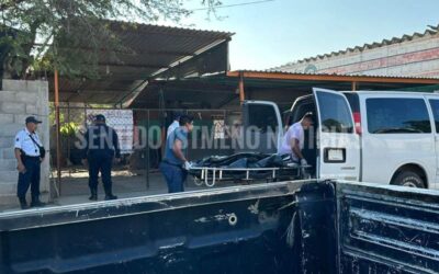 Hallan sin vida a un hombre en lava autos de Tehuantepec