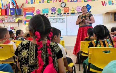 “Kelly Tehuanita” , la zapoteca que revive su lengua en las aulas para que no muera