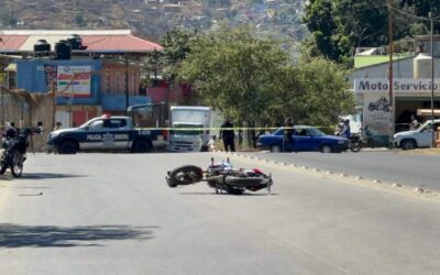 Motociclista es atacado a balazos en la capital
